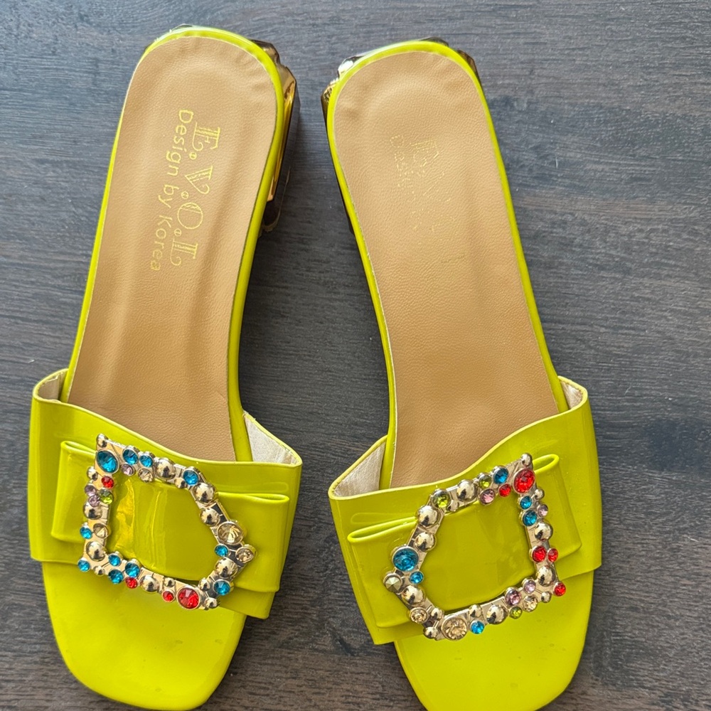 Patent leather sandal